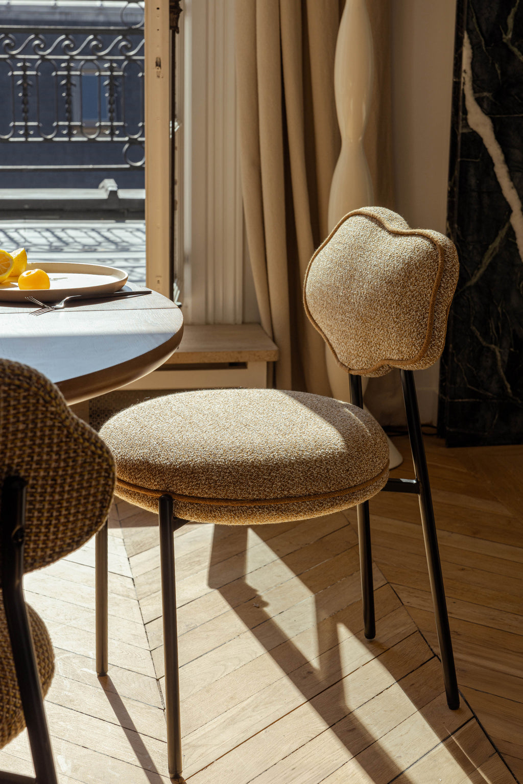 Chaise, Jaune moucheté & métal noir